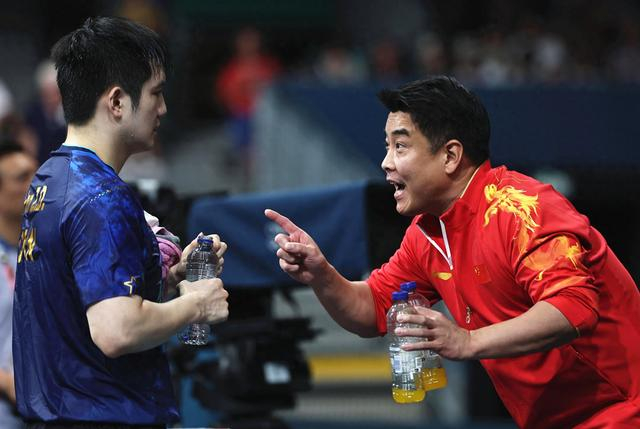 蓝鲸体育-王皓对樊振东称呼悄然改变，6个字暗藏信号，马龙当初说得没错！|国乒|世乒赛|王楚钦|中国乒协|男单冠军_新浪体育_新浪新闻